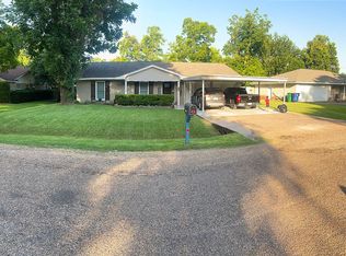 1053 Grove Dr, Angleton, TX 77515