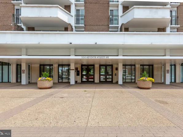700 7th St SW APT 417, Washington, DC 20024