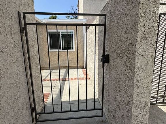 3rd image of 12674 Oxford Dr