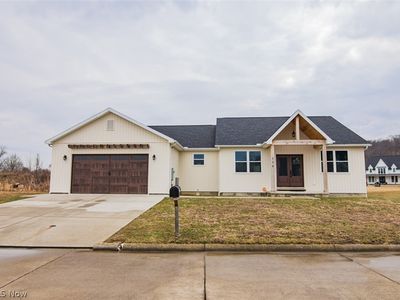 236 Crown Manor Cir, Mineral Wells, WV, 26150