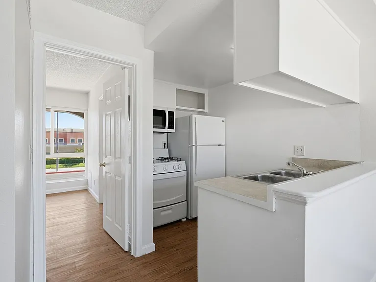 475 E Foothill Blvd — Photo 18