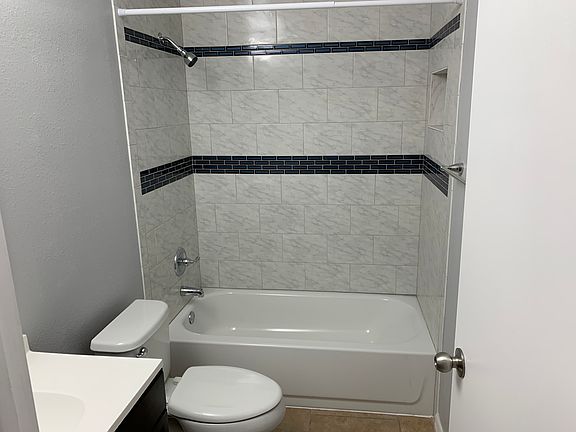 5th image of 3151 Cloverplace Dr