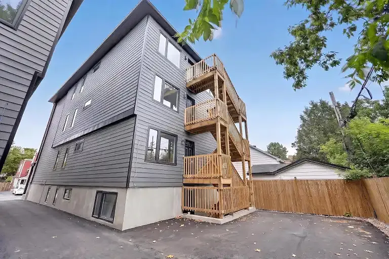 342 Shakespeare St #2 — Photo 4