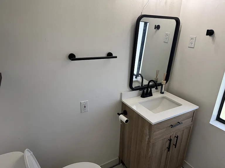 280 W 400 N — Photo 15