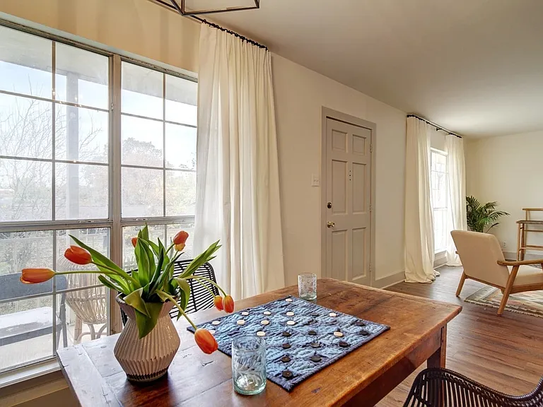 5609 Woodrow Ave #203 — Photo 6
