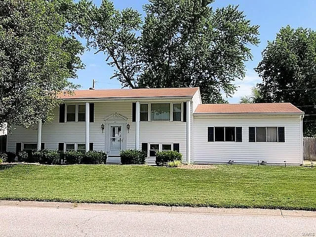 45 Saint Luke Dr photo 1