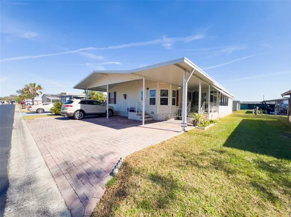 3020 Moss Hill St, Zephyrhills, FL 33543
