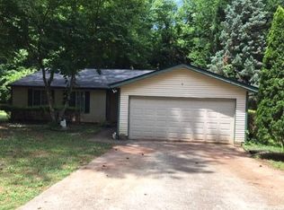 210 Hembree Cir, Roswell, GA 30076
