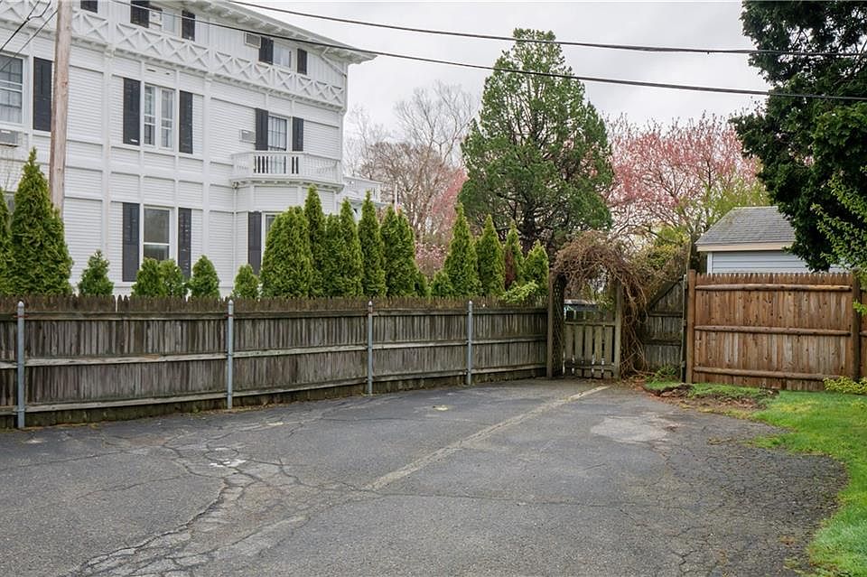 203 N Fenner Ave Middletown RI Zillow