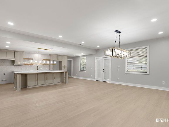 5th image of 1802 Cedar Ave