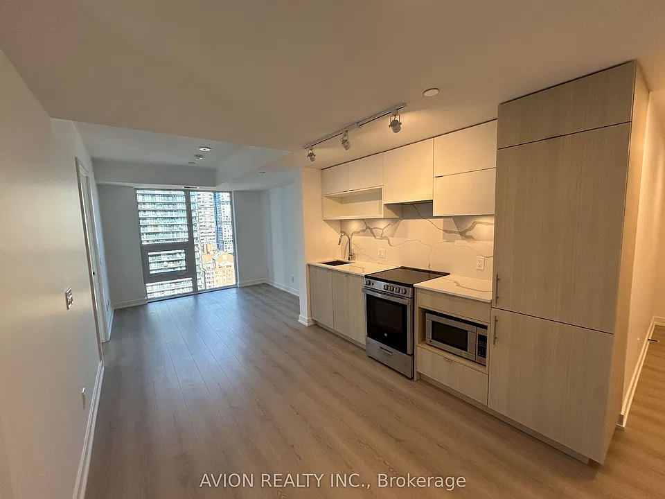 100 Queen St E #2215