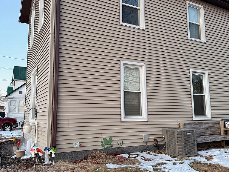 212 S Madison St — Photo 14