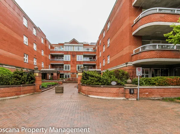 320 Crichton St #402, Ottawa, ON K1M 1W5