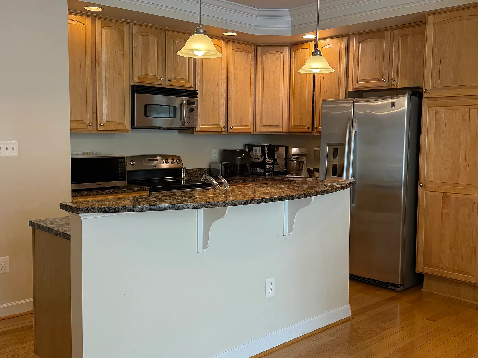 3 bed, 2.5 bath, 1868 sqft, $2,500 — Photo 4