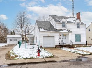 2003 37th St NW, Canton, OH 44709