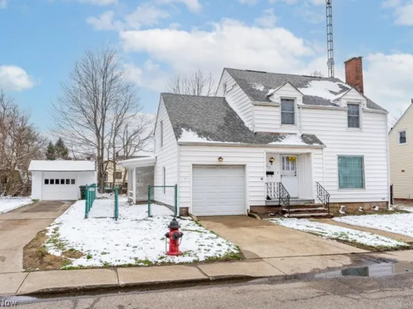 2003 37th St NW, Canton, OH 44709