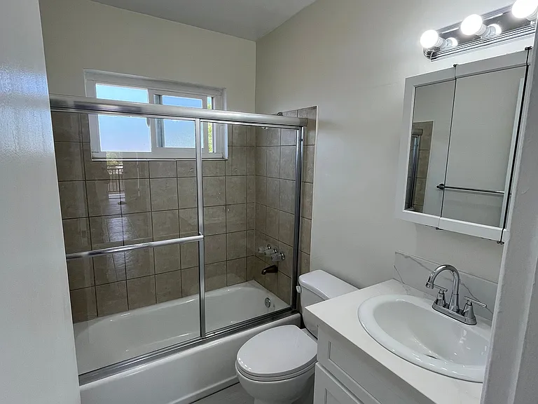 4270 Myrtle Ave #E — Photo 7