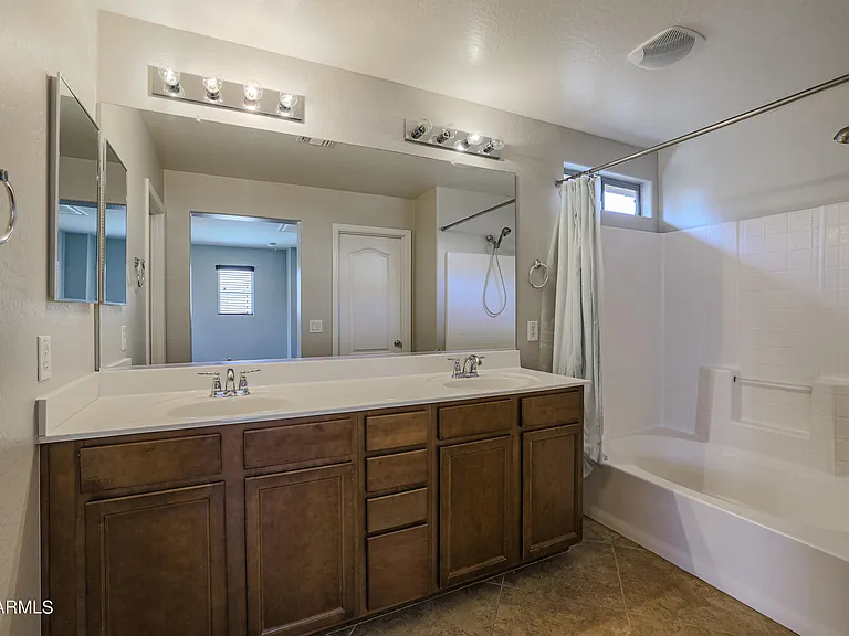 3551 E Tulsa St — Photo 29