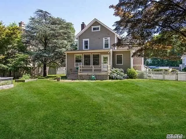 21 Franklin Ave — Photo 2