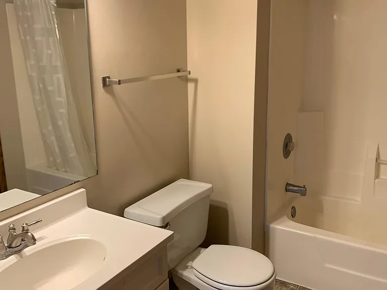 Upper level full bathroom. Lower level bathroom is 3/4.