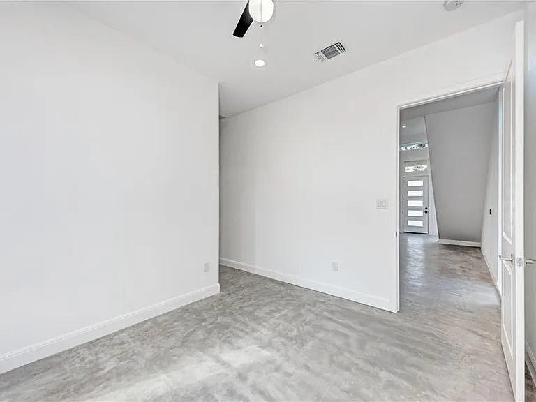 6111 Begonia Cir #1 — Photo 22