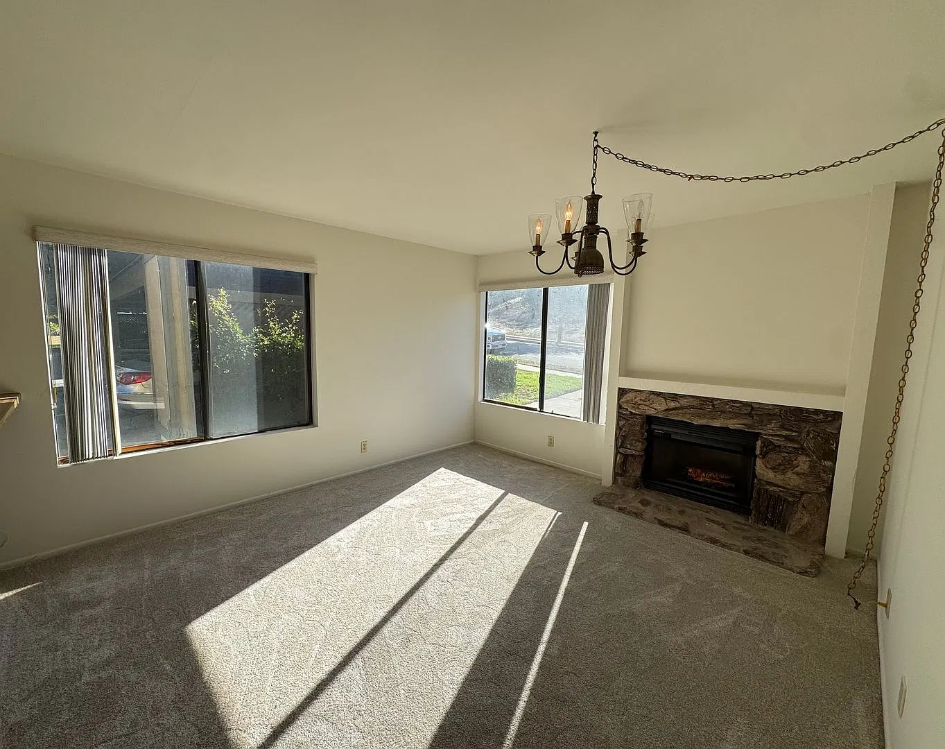 Bright First-Floor Retreat in a Scenic 55+ Community — Photo 4