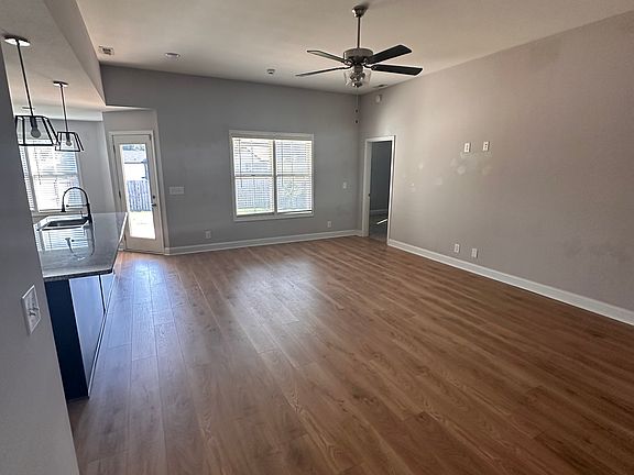 2nd image of 487 Kinslow Ct