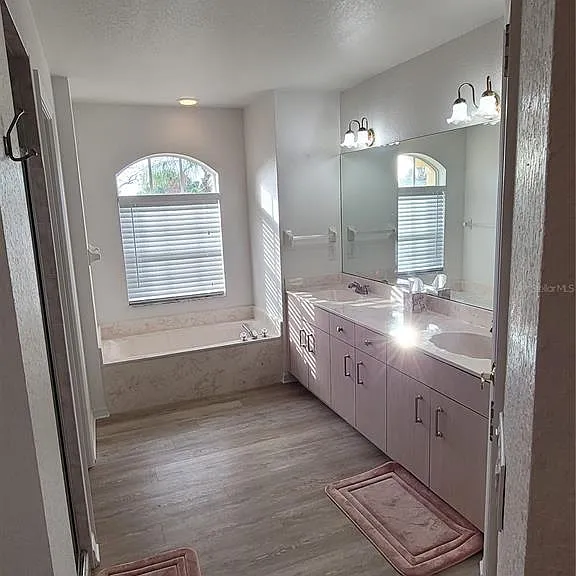 72 Long Meadow Ct — Photo 16