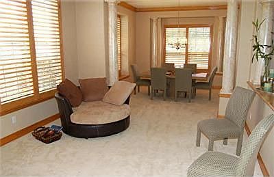 3rd image of 1015 Plum Dr