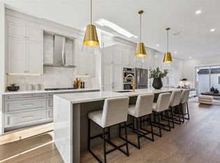 1726 S 19th Ave NW, Calgary, AB T2M1B3