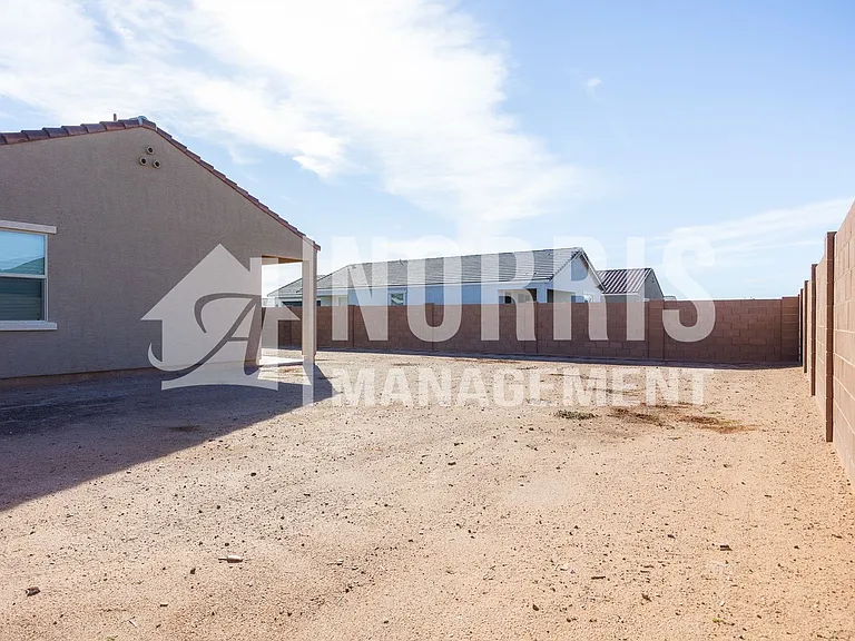 247 S San Gregorio Ln — Photo 32