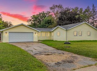 1004 Werner Allen Rd, New London, WI 54961