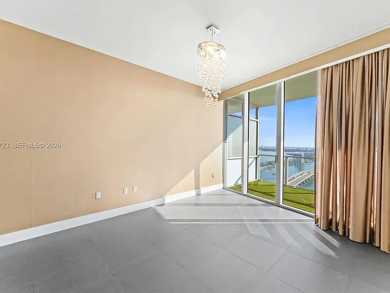 1100 Biscayne Blvd #4502 — Photo 2