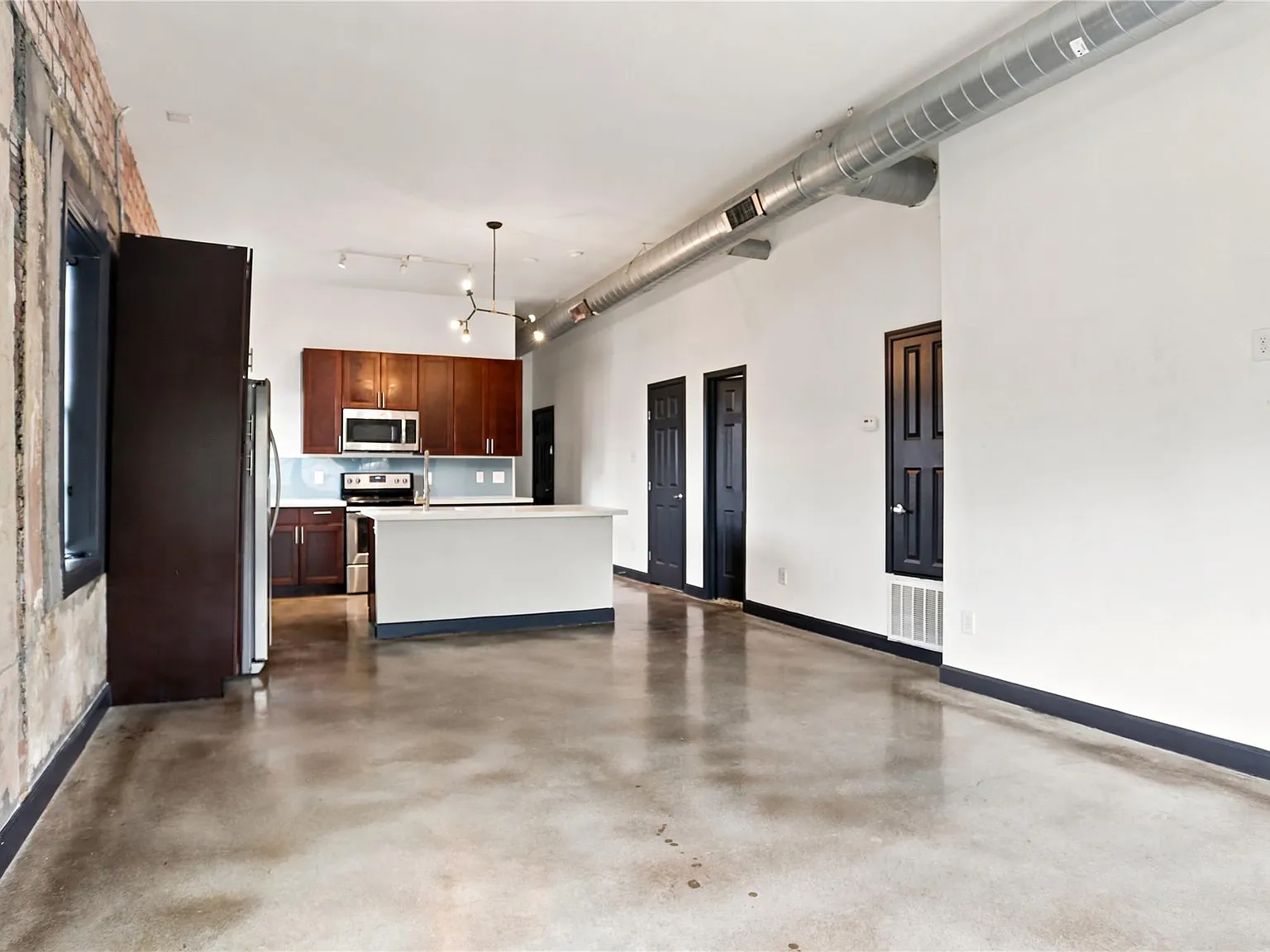 1 bed, 1.0 bath, 7200 sqft, $1,095 — Photo 4