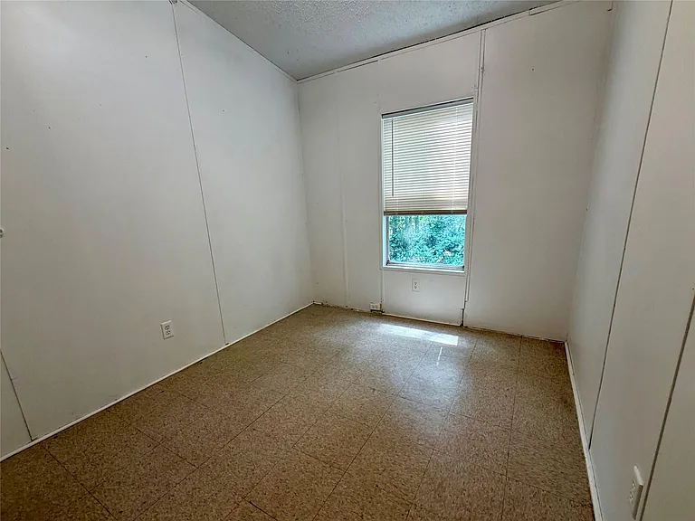 27614 Southland Dr — Photo 8
