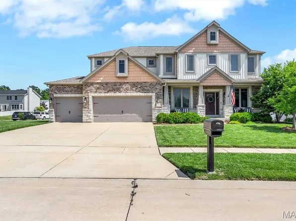 51 Blue Brook Ct, O'Fallon, MO 63366