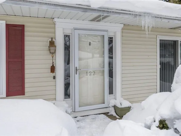 122 Edaville Ct, Warwick, RI 02886