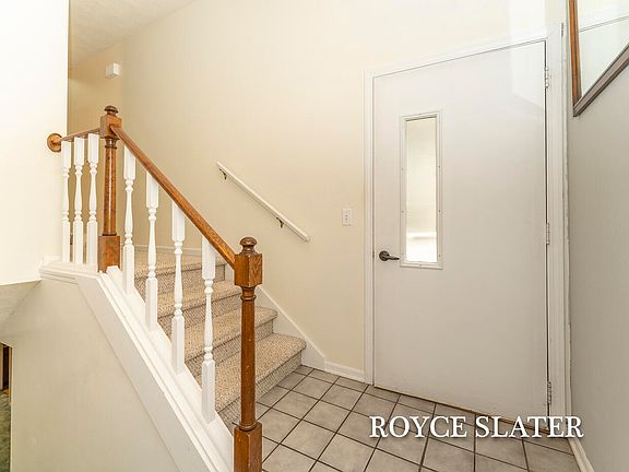 3rd image of 2682 Limestone Ln NE #23