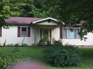 555 Sweet Lick Rd, Irvine, KY 40336