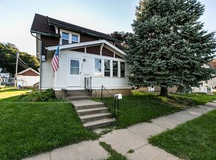 1002 Washington St, Bellevue, IA 52031