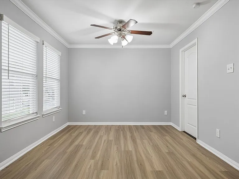 1548 Ashland — Photo 3