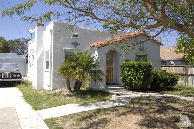 1st image of 563 Arcade Dr
