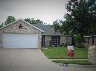 401 Oxford St, Burleson, TX 76028