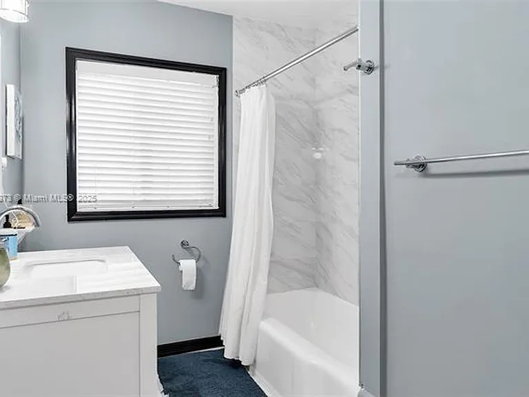 660 NE 121st St #660 — Photo 43