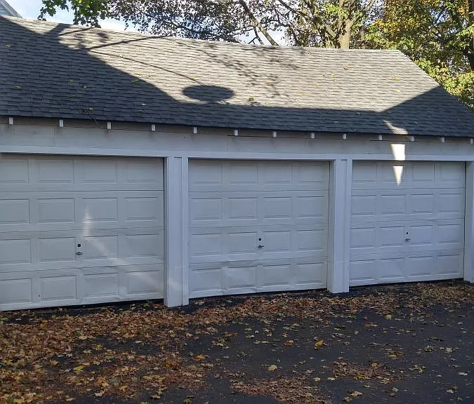 Picture of Garage from Outside
