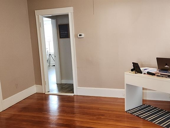 4th image of 27 Vassall St