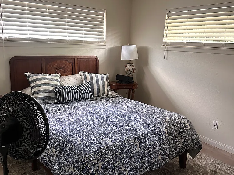 2nd bedroom