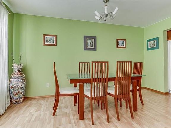 3rd image of 495 Country Club Ln