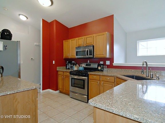4th image of 1063 Parkhill Cir