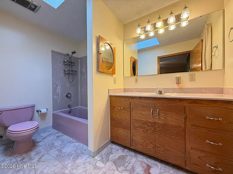 315 W Craven Ave — Photo 25